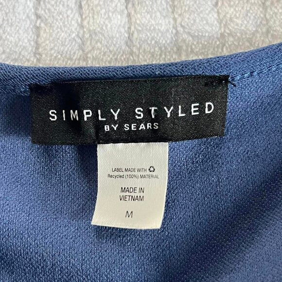 Women's Size Medium  Solid Blue Long Sleeve Pullover - Picture 3 of 7